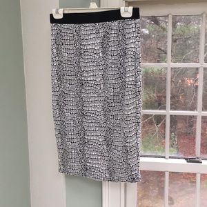 Stretch pencil skirt